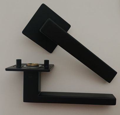 Дверная ручка STERK 1760 Q SH черный матовый (на розете ultra slim 3 мм)