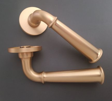 Дверная ручка STILE IBRA R 7S ST латунь матовая GOLD SATIN (тонкая розетка)