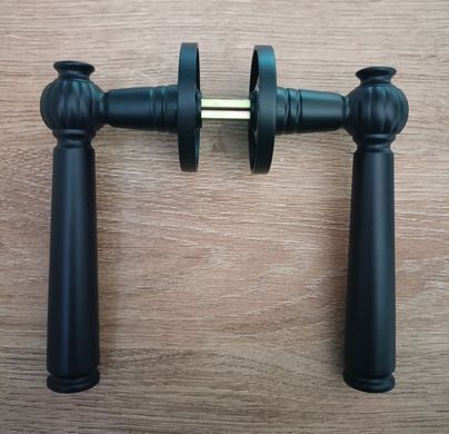 Дверна ручка STILE TUKA R 7S ST чорний матовий BLACK(тонка розетка)