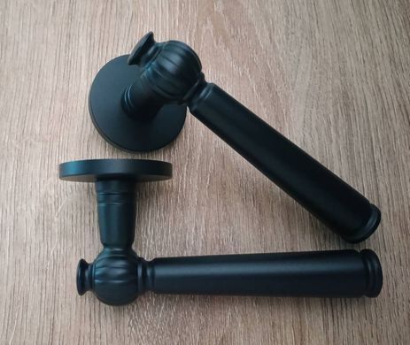 Дверна ручка STILE TUKA R 7S ST чорний матовий BLACK(тонка розетка)