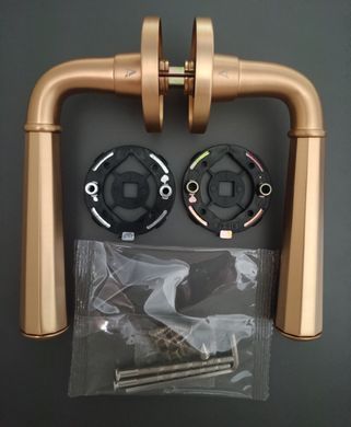 Дверная ручка APRILE Marigold R 7S AS матовая латунь (тонкая розетка)