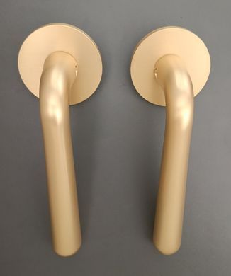 Дверна ручка APRILE Irga R 7S AT матова латунь GOLD SATIN (тонка розетка)