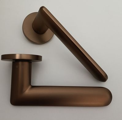 Дверна ручка STILE AVA R 7S ST світло-коричневий LIGHT BROWN (тонка розетка)
