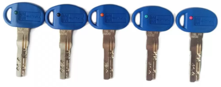 Циліндр Mottura Champions Pro CP4P 92мм (61х Шток) ключ-тумблер хром матовий, довжина штока до 80 мм