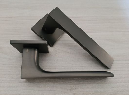 Дверная ручка APRILE Alisso Q 5S графит (на розете super slim)