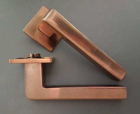 Дверна ручка APRILE Salice Q 5S AS мідь PN PVD (на розеті super slim)